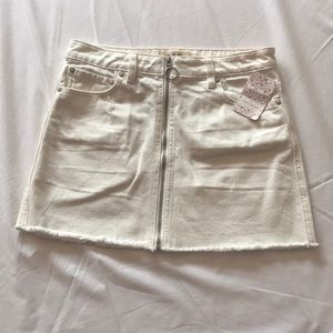 TAGS ON!! Free People White Denim Skirt - Size 27